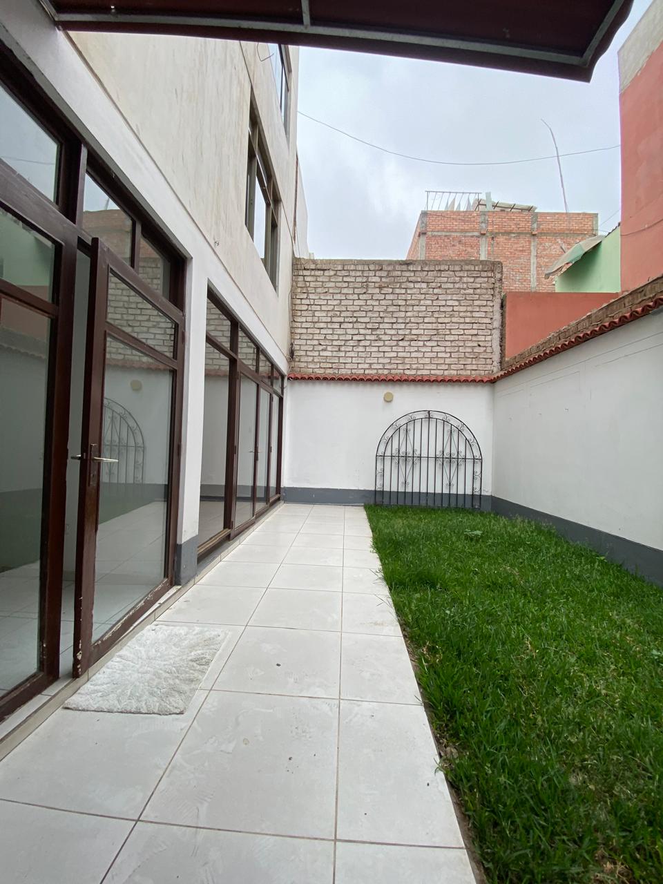 Casa Alquiler Urb. Primavera 2 pisos