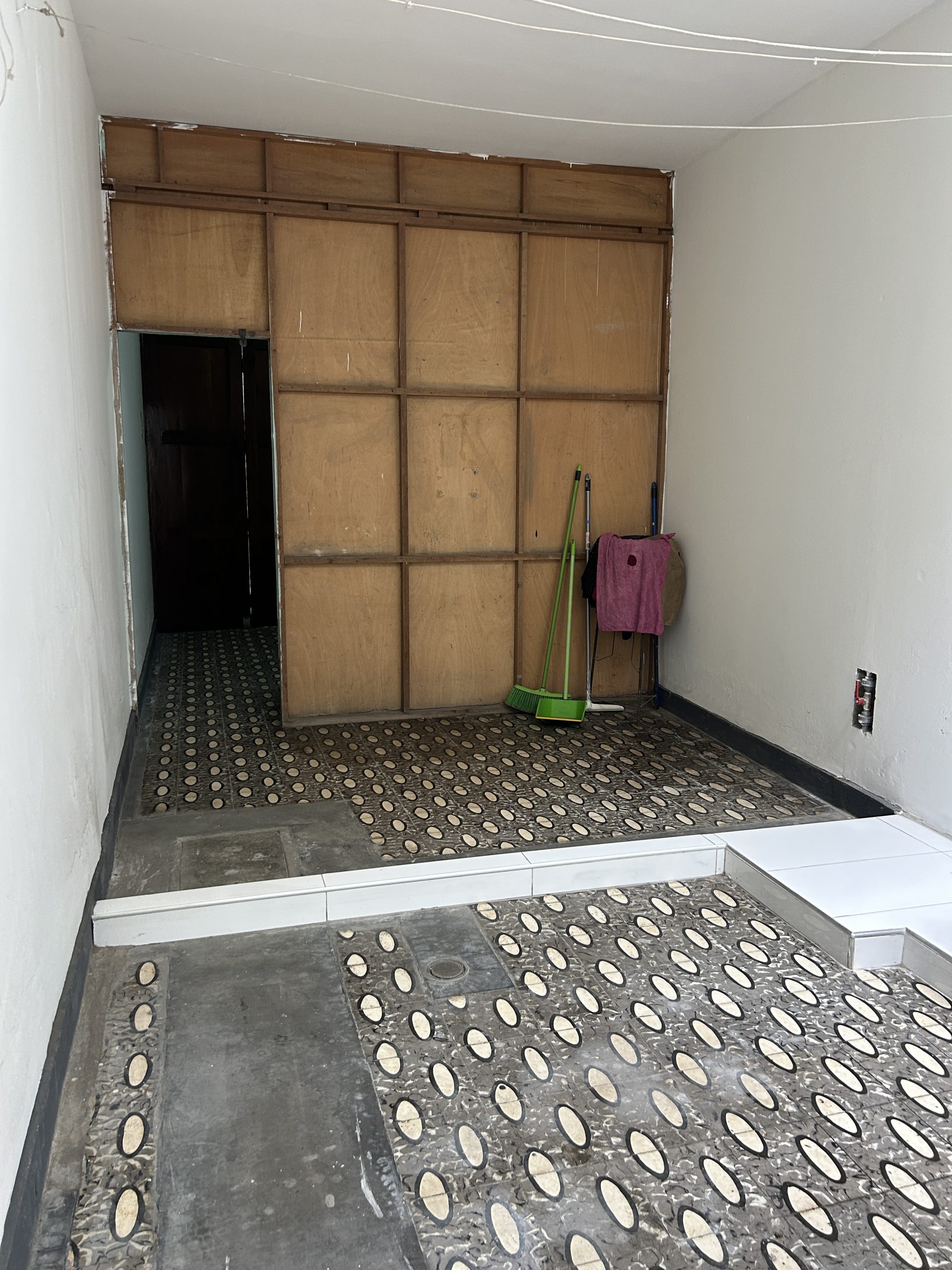 Oficina Alquiler Urb. Primavera 1 Piso