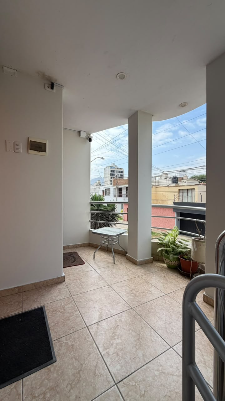 Departamento Alquiler Urb. Primavera 2 piso