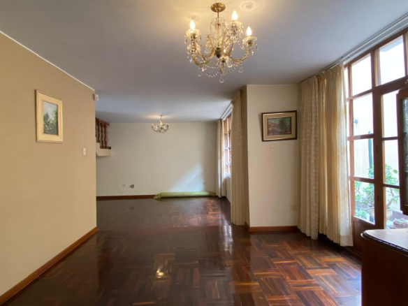 Casa Alquiler 3 Pisos Urb. Los Cedros