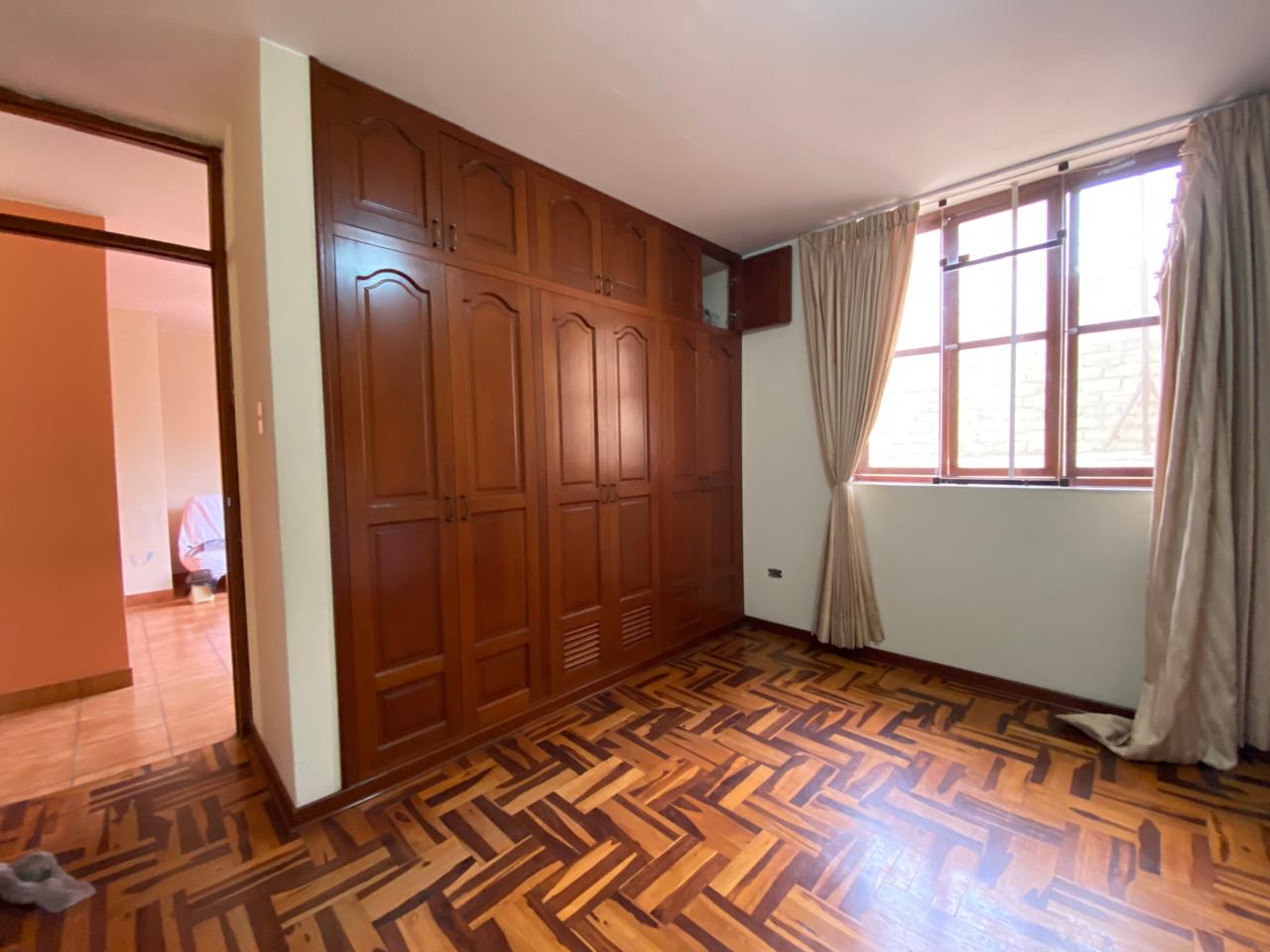 Casa Alquiler 3 Pisos Urb. Los Cedros