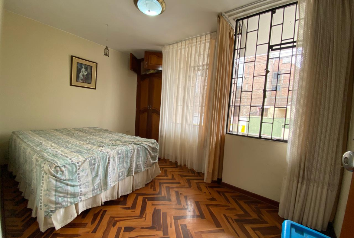 Casa Alquiler 3 Pisos Urb. Los Cedros
