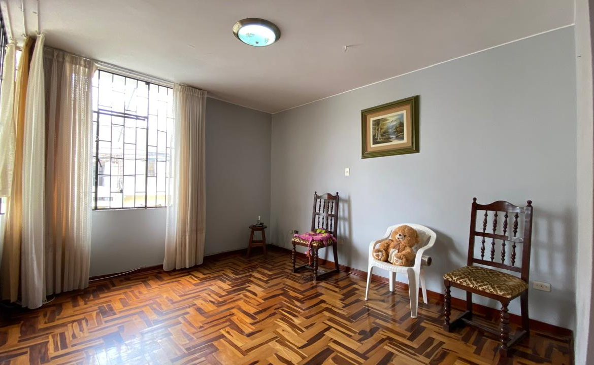 Casa Alquiler 3 Pisos Urb. Los Cedros