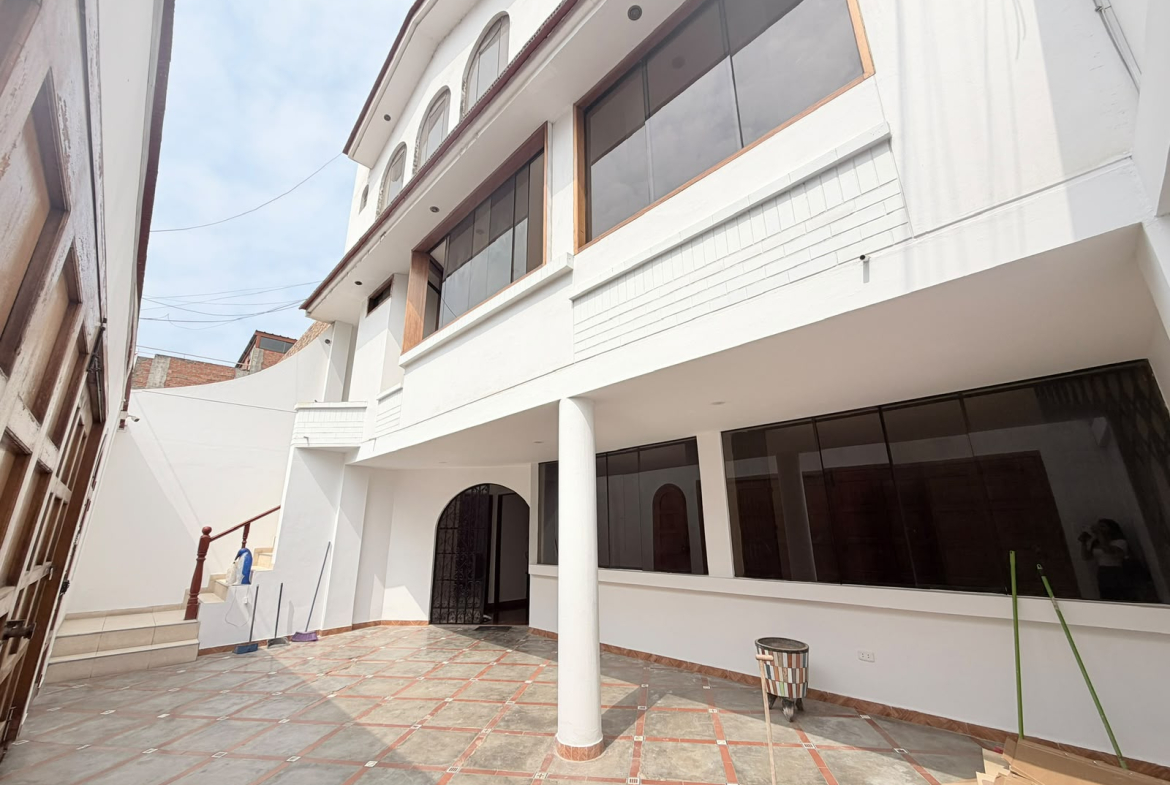 Casa en venta Urb. La Arboleda