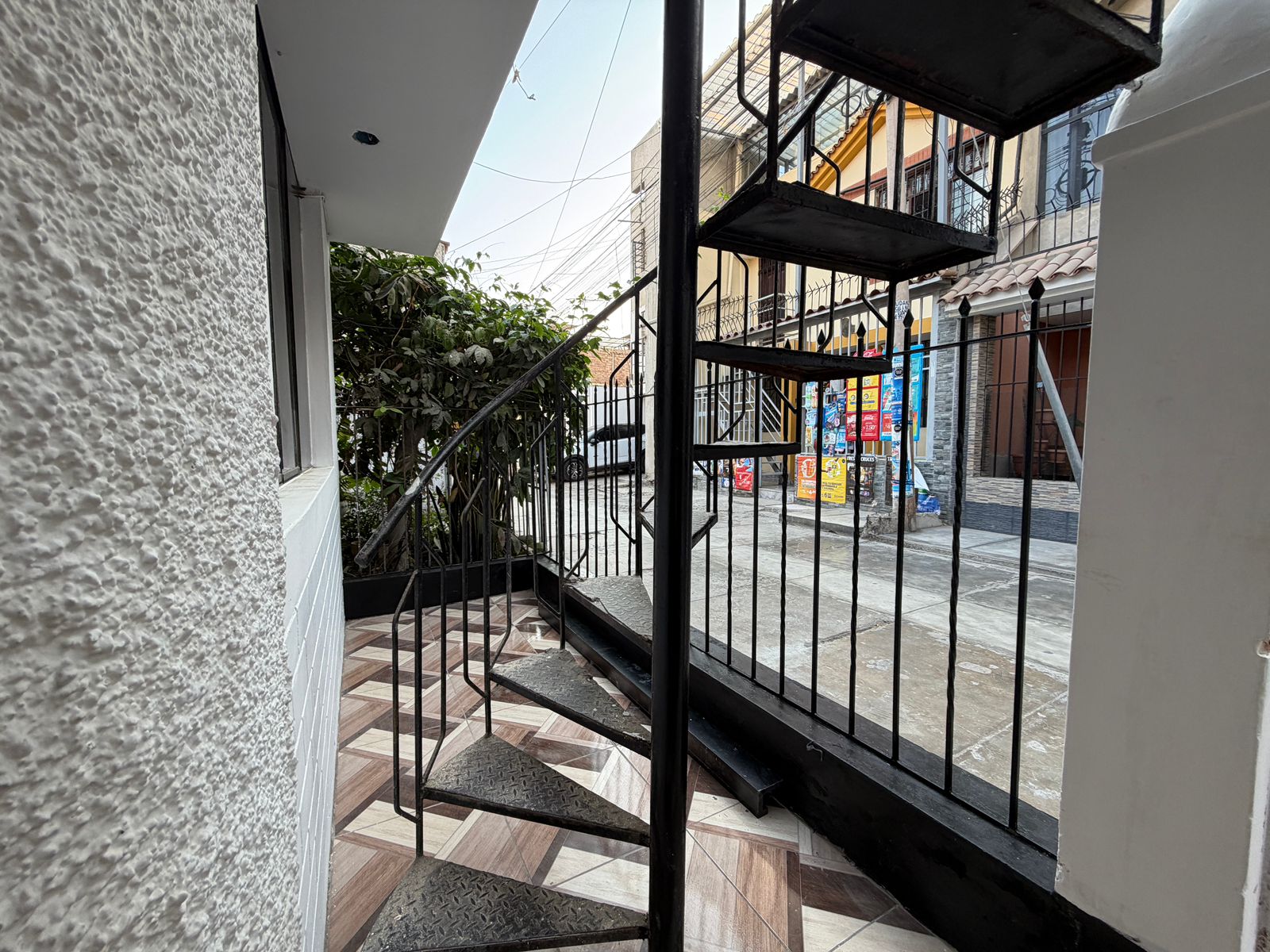 WhatsApp Image 2026-09-04 at 8.36.16 PM (3) CASA VENTA MONSERRATE 2 PISOS