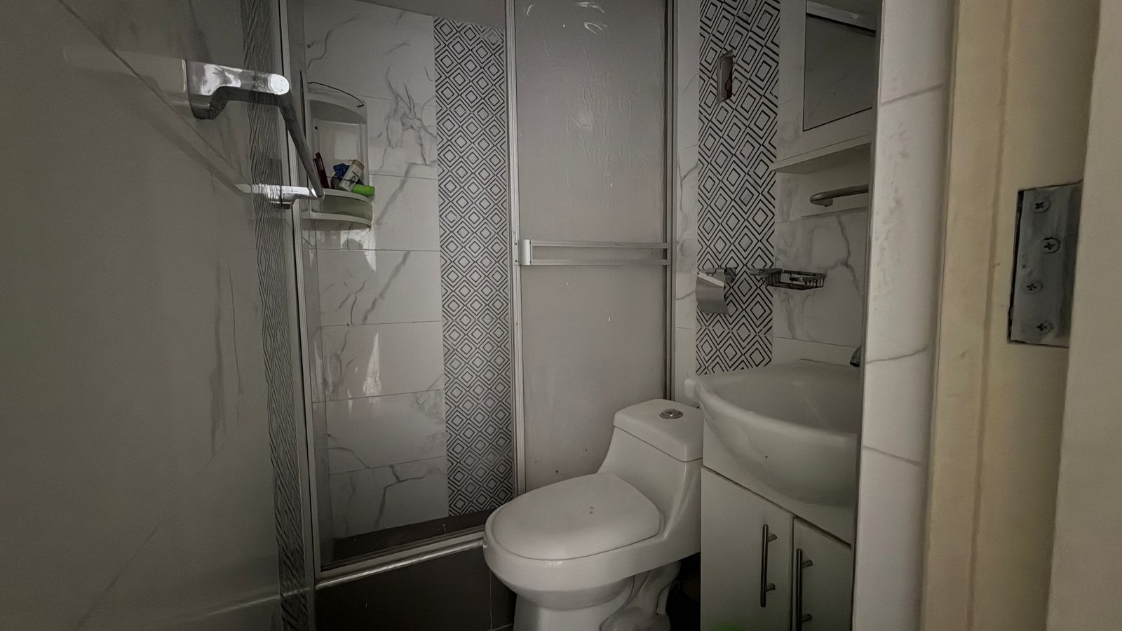 WhatsApp Image 2026-09-04 at 8.36.17 PM CASA VENTA MONSERRATE 2 PISOS