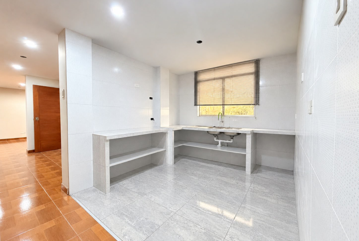 Departamento en venta 3er piso Av Tahuantinsuyo La Esperanza