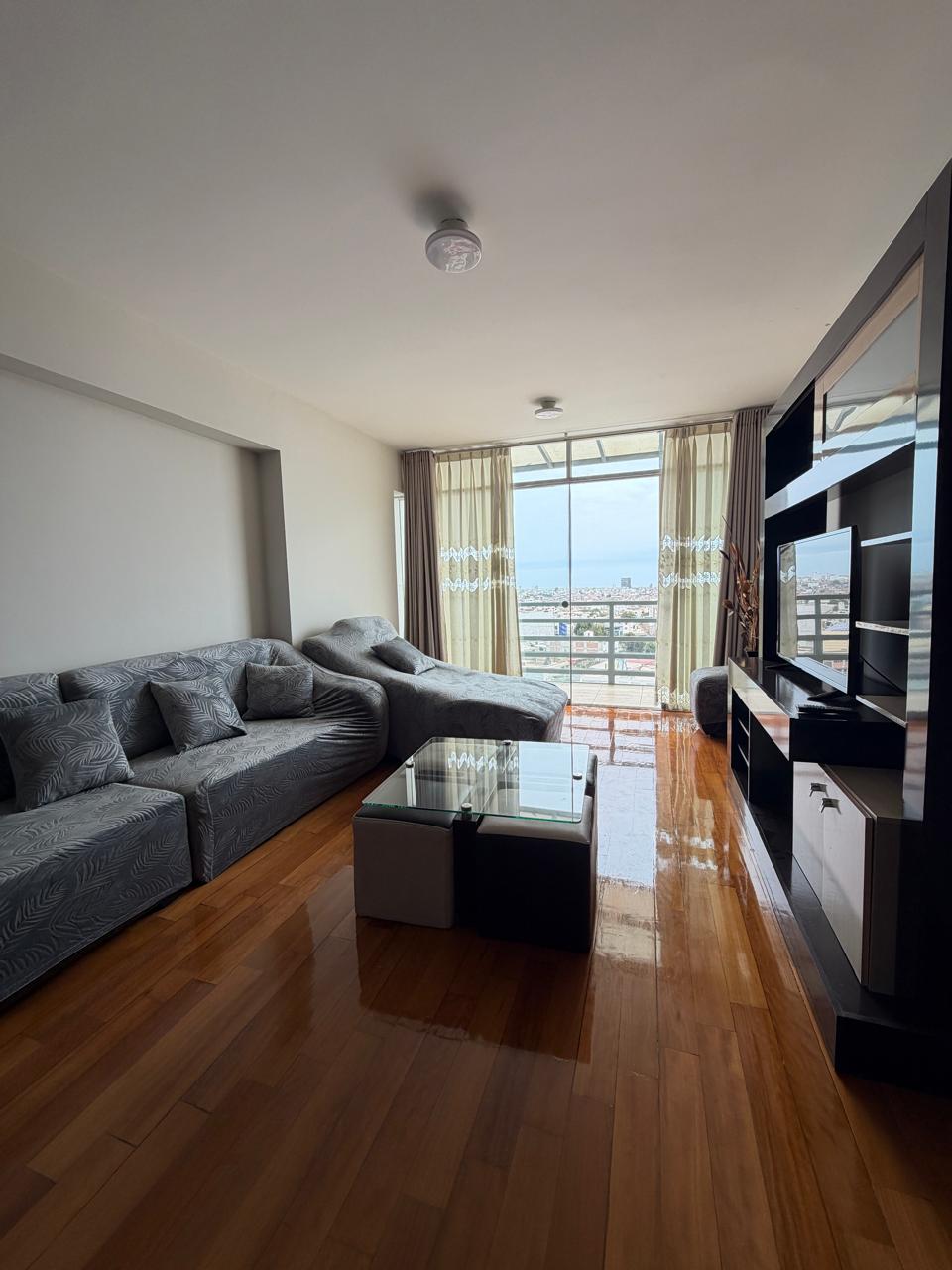 f17 Departamento Alquiler Urb. Primavera 12 piso