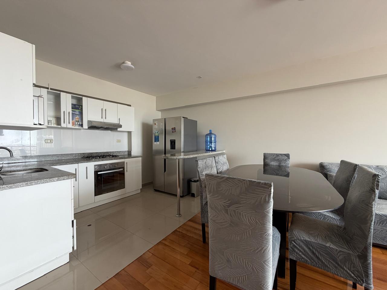 f21 Departamento Alquiler Urb. Primavera 12 piso