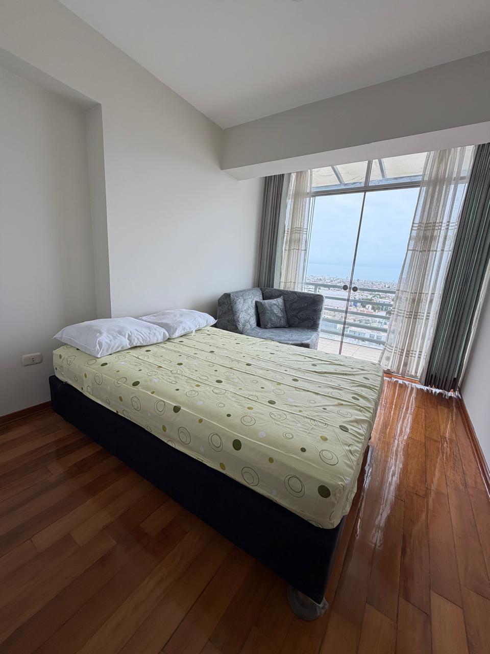 f8 Departamento Alquiler Urb. Primavera 12 piso